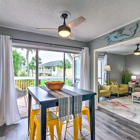 Cozy Destin Condo With Amenities And Private Beach!